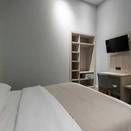 Plaza Goya Guest house 2*