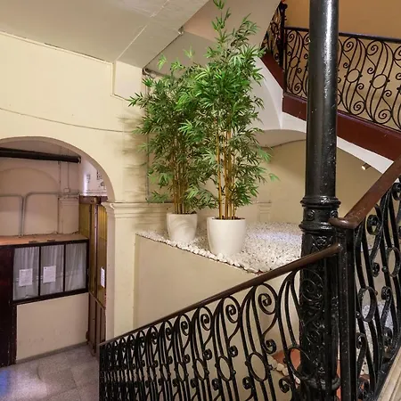Guest house Plaza Goya 2*